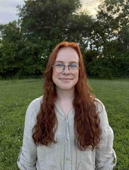 Instructor Abigail H. profile Card Image
